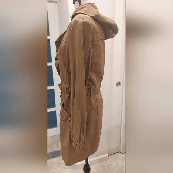 Tory Burch Tan Ruffle Front Trench Coat - Picture 6 of 10